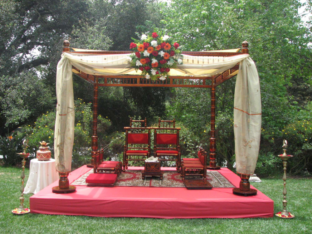 Minimal Theme Mandap 2024